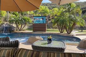 Outdoor Freedom: Embracing Al Fresco Entertainment with the Outdoor Casual TV Lift Cabinet